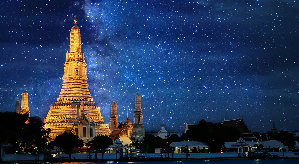 Wat Arun, Hram zore