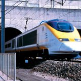 Vlak koji prolazi kroz Chunnel