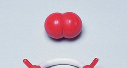 Molekula kisika prikazana kalotnim i modelom štapića i kuglica