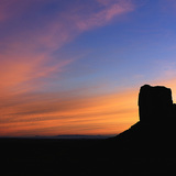 Brežuljci Monument Valleya pri zalasku Sunca