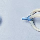 Molekula dušika prikazana kalotnim i modelom štapića i kuglica