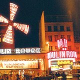 Neonska svjetla po noći