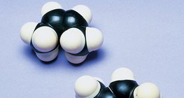Kalotni model molekule cis-2-butena i trans-2-butena