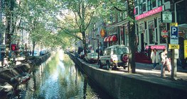 Amsterdam je grad pun kanala