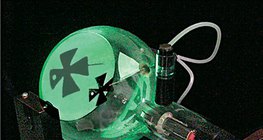 Katodne zrake putuju u ravnoj liniji