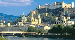 Pogled na grad Salzburg sa dvorcem Hohensalzburg u pozadini