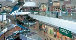 Moderni trgovački centar u Hong Kongu