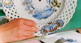 Oslikavanje porcelanskog tanjura Herend