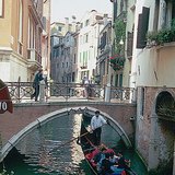 Plovidba gondolom u Veneciji