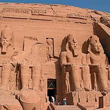 Ulaz u kameni hram Ramzesa II. (Abu Simbel, Egipat, oko 1300. pr. Kr.)