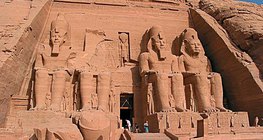 Ulaz u kameni hram Ramzesa II. (Abu Simbel, Egipat, oko 1300. pr. Kr.)