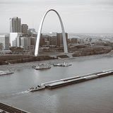 Pogled na St. Louis sa spomenikom Gateway Arch
