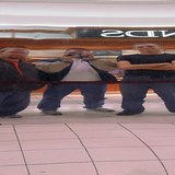 Odraz u iskrivljenom ogledalu