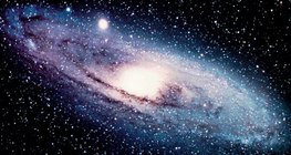 Galaksija Andromeda je Zemlji najbliža velika galaksija