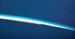 Atmosfera koja okružuje Zemlju