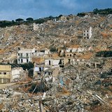 Posljedice potresa u gradu Conza, u južnoj Italiji (1980.)