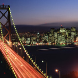 San Francisco s Bay Bridgem noću