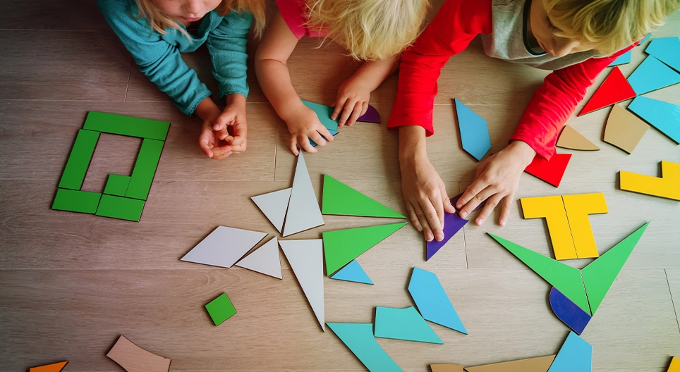 Geometrijske avanture 1. - Igra sa geometrijskim likovima