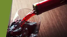 Crno vino u bijelo vino